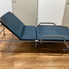 折りたたみリクライニング付きベッド【町田市再生家具252529の画像