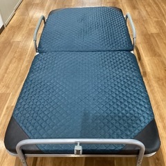 折りたたみリクライニング付きベッド【町田市再生家具252529の画像