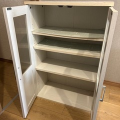 食器棚
の画像