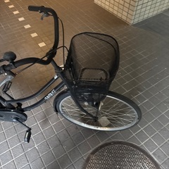 大人用自転車　26インチ　ライト付き、鍵付き、ギア無し、ブラック　ママチャリの画像