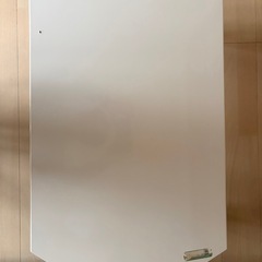 折りたたみ式テーブルの画像