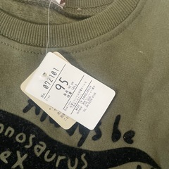 タグ付き新品　95サイズ　恐竜トレーナー　子供服　ベビー服の画像
