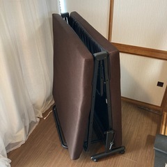 折りたたみ　ベッドの画像