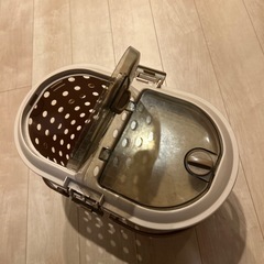 猫ちゃんのキャリーケースの画像