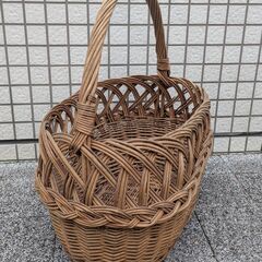 柳バスケット かご 透かし編み ワンハンドル 収納の画像