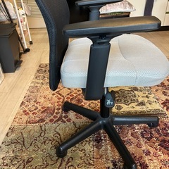 デスクチェアー　椅子　の画像