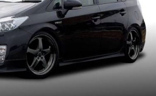 30プリウス  新品　社外エアロ　サイドステップ