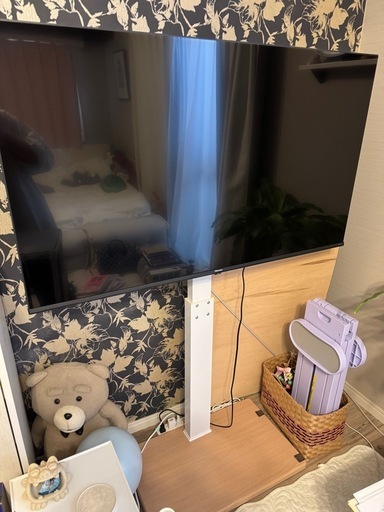 超美品！ Hisense   50インチ　液晶テレビ　(スタンド付き)