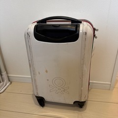 BENETTON スーツケースの画像