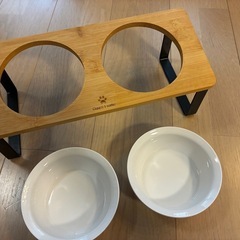 フードボウル(スタンド付き)の画像
