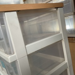 お取引き中です！天板木製衣類収納ケース　4段　⓵ 中古の画像