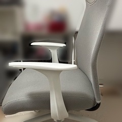 デスクチェア 使用1年未満 12/10までの画像