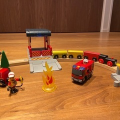 BRIO ファイヤーレスキューセット& IKEA LILLABO 電車とレールセットの画像