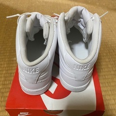 NIKE ナイキコートビジョンMIDNNの画像