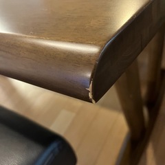 ダイニングテーブルの画像