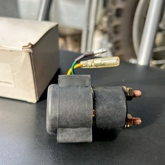汎用品12vスターターリレーの画像