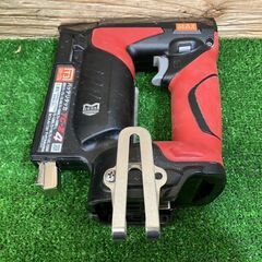 【SIW】MAX マックス TG-Z4-BC/1850A 14.4V/18V 充電式タッカー バッテリー1個、充電器付【中古動作品】の画像