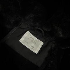 ZARA kids ブラック中綿コート フード付き　134センチの画像