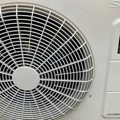 ⭐️美品❗️✨2023年製シャープエアコン2.2k(6畳用)❗️お掃除機能付き高機能❗️✨標準取付込み‼️✨の画像