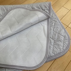 敷パッド　置くだけ敷パッド　ひんやり　　ニトリの画像