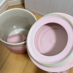 ル・クルーゼ　ペットフード　コンテナーの画像