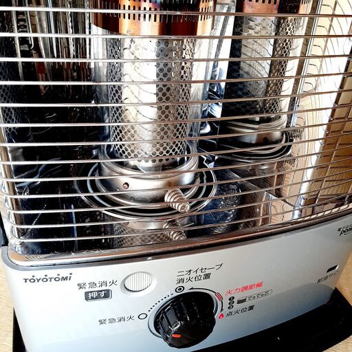 トヨトミ TOYOTOMI 石油ストーブ（木造8畳まで/コンクリート10畳まで