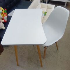 セール開催中！表示価格からさらに％OFF！（サルベージ品を除く）デスク＆チェアセット　単品販売不可の画像