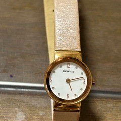 BERINGとSCRIP Tのレディース時計の画像