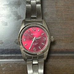 BERINGとSCRIP Tのレディース時計の画像
