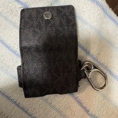 マイケルコースAirPodsProケース
の画像