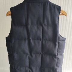 美品　ikka　ダウンベストジャケット　フード付の画像