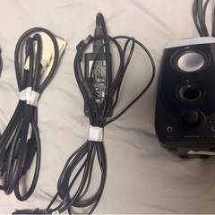 0円！！！パソコンモニタープチジャンク+コードと無線ルーター！の画像