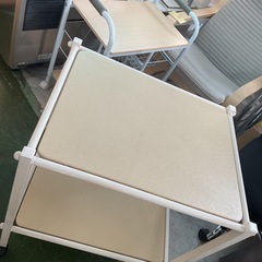 キャスター付きスチールワゴン　中古の画像