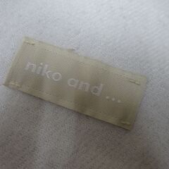 ( E-83 )niko and… ニコアンド　ehka sopo エヘカソポ　ストール ２つセット マフラー 大判 ホワイト 白 ブラウン ブラック 黒 中古の画像