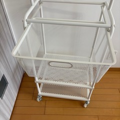 ハンガーラックの画像