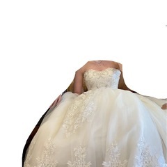 ウエディングドレス プリンセスライン ロングドレーンの画像