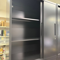 オフィス用　キャビネット　艶消し黒の画像