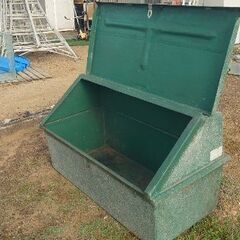 【✨こんな丈夫なコンテナはありません✨】『日本バスプラ工業株式会社製』✨プラキャビン✨ ◑材質 FRP ◑サイズ 110✕50✕高さ70の画像