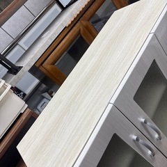 食器棚　剥がれありの画像