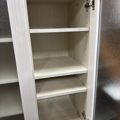 食器棚　剥がれありの画像