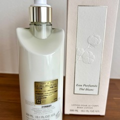 BVLGARI（ブルガリ）  オ パフメ テ ブラン ボディローション 300mLの画像