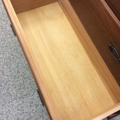 【英国アンティークのクラシカルで温かみを感じる風合い】3段チェスト 私の部屋　チェルシーシリーズ　アンティーク　クラシカル　チェスト ローチェスト タンス 衣類収納：ブラウンの画像