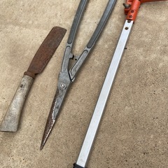 ナタとハサミの画像