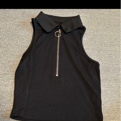 トップス　レディース　2点まとめ売り　丈短め　カーキ　ブラック　Sサイズの画像