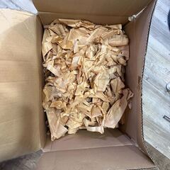 薪 焚き木 焚きつけ用の木っ端、かんなくず 焚火の画像