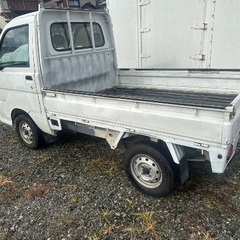 ダイハツ　ハイゼットトラック 4WD MT 車検　９年1月20 まで   乗って帰れます。の画像