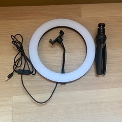 ライティング付きセルフカメラ台の画像