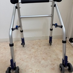歩行器　折りたたみ　リハビリ　　の画像