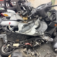 まとめて4台部品取り丸ごと！PCX、シグナス3型2型、アドレスV125Sの画像