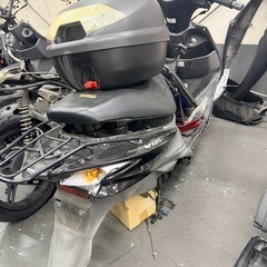 まとめて4台部品取り丸ごと！PCX、シグナス3型2型、アドレスV125Sの画像